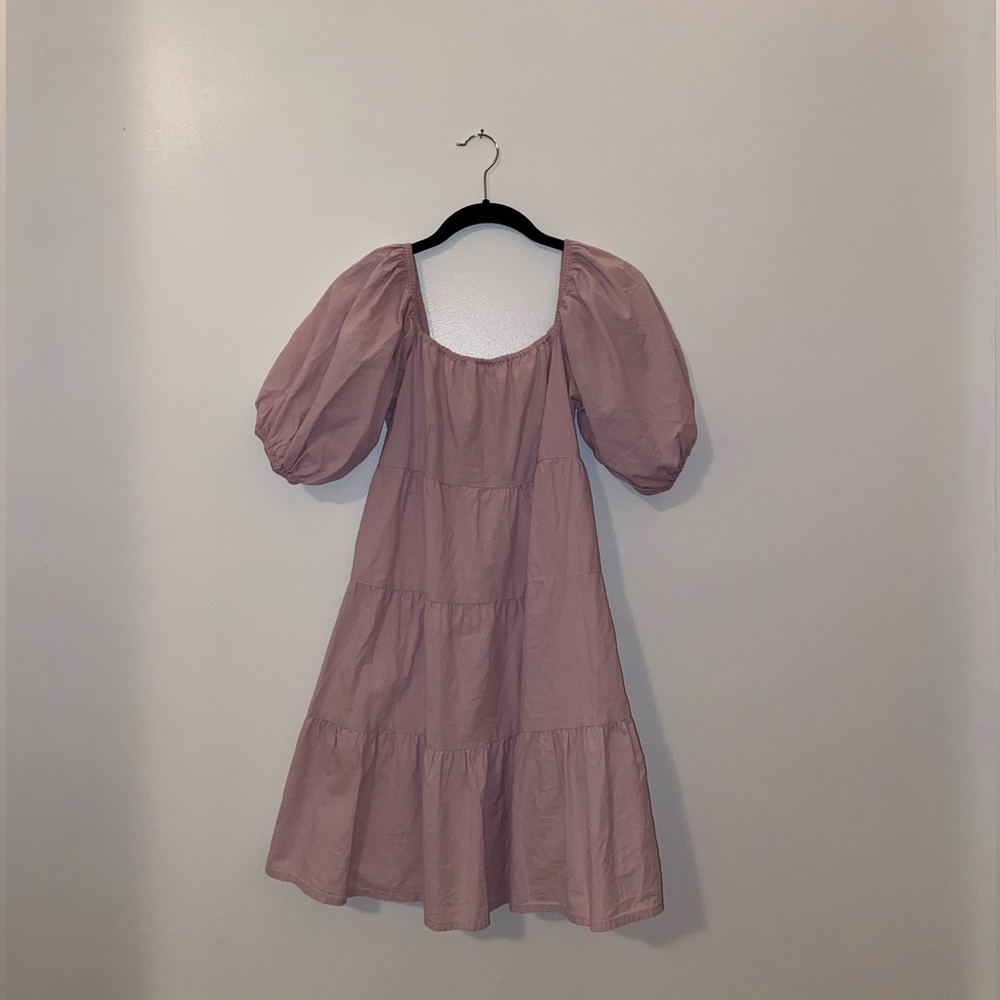 Purple dress, puffed sleeves, great for summer, weddings, vacations.
